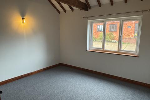 3 bedroom barn conversion to rent, Oxwick NR21