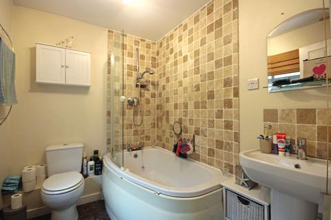 20 Ashfield Crescent, Wollescote, Stourbridge, DY9 9AZ