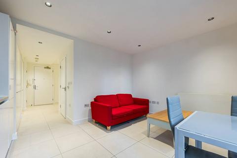 Studio to rent, Cobblestone Square, Wapping, London, E1W