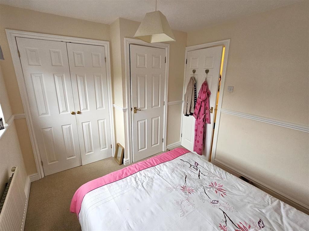 Bedroom 1 (2).jpg