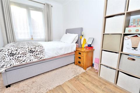 3 Baynton Road, Woking, GU22 8JT