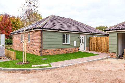 3 bedroom detached bungalow for sale, Great Oak Place, The Street