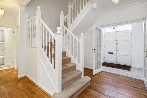 5 bedroom detached house to rent, Charlton Kings, Weybridge, Surrey, KT13