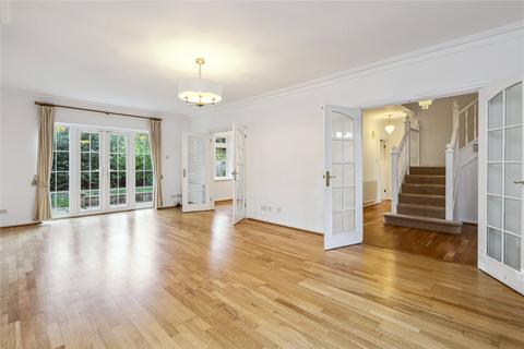 5 bedroom detached house to rent, Charlton Kings, Weybridge, Surrey, KT13