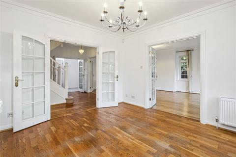 5 bedroom detached house to rent, Charlton Kings, Weybridge, Surrey, KT13