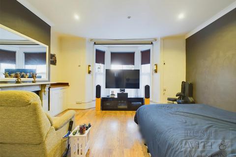 2 bedroom maisonette for sale, Elphinstone Road, Hastings