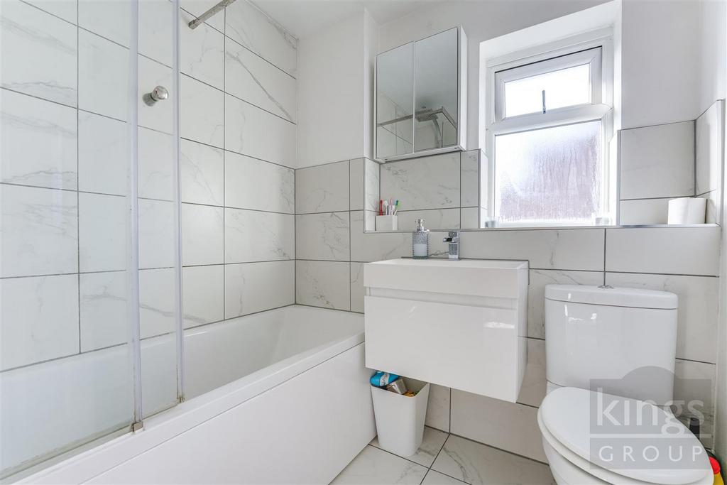 Family Bathroom jpg