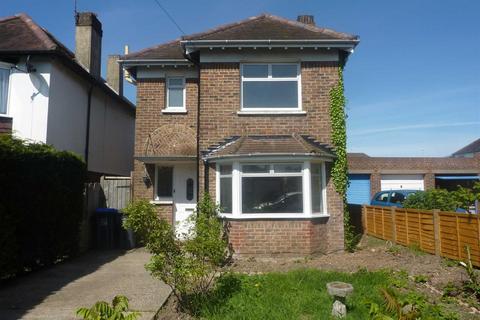 Gainsborough Avenue, Worthing, BN14