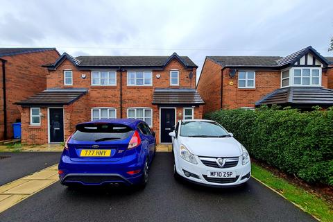 3 bedroom semi-detached house to rent, Virginia Drive, Swinton, M27