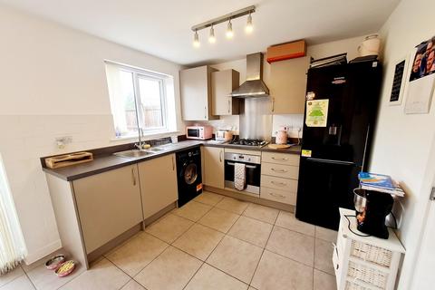 3 bedroom semi-detached house to rent, Virginia Drive, Swinton, M27