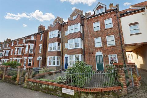 3 bedroom terraced house for sale, Cromer Road, Sheringham