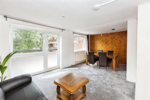 3 bedroom flat for sale, Cheadle House, Copenhagen Place, Poplar, London, E14