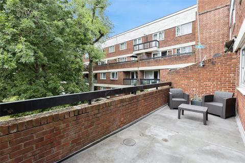 3 bedroom flat for sale, Cheadle House, Copenhagen Place, Poplar, London, E14