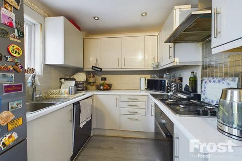 3 bedroom terraced house for sale, Nene Gardens, Feltham, Middlesex, TW13