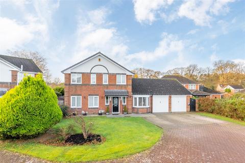 3 bedroom detached house for sale, Navenby Close, Gosforth NE3