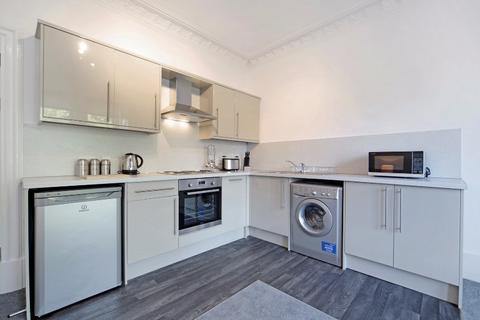 2 bedroom flat to rent, Union Place, West End DD2