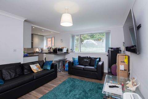 2 bedroom flat for sale, Kellbrook Crescent, Salford M7