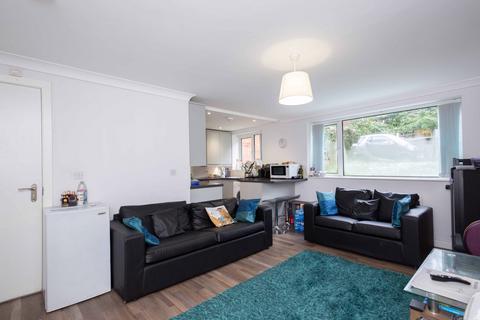 2 bedroom flat for sale, Kellbrook Crescent, Salford M7