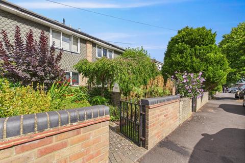 6a Ashford Crescent, Ashford, TW15 3ED
