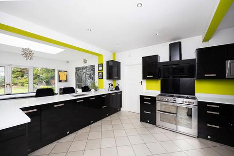 23 Dingle Road, Pedmore, Stourbridge, DY9 0RS