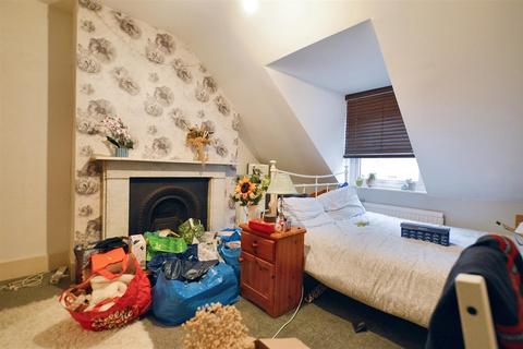 2 bedroom maisonette to rent, Bedfordwell Road, Eastbourne