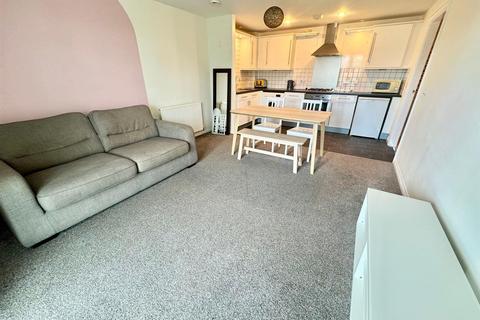 2 bedroom apartment to rent, Underwood Court, Middlesbrough