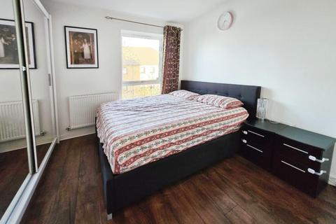 2 bedroom apartment for sale, Felnex Avenue, Wallington