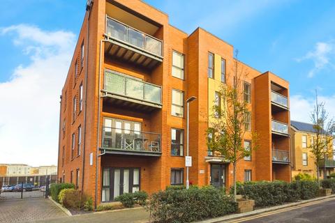 2 bedroom apartment for sale, Felnex Avenue, Wallington