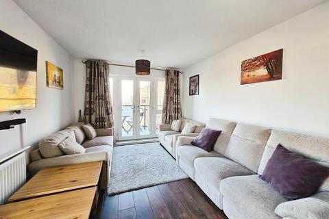 2 bedroom apartment for sale, Felnex Avenue, Wallington