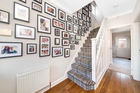 16 Brooklands Avenue, Walton, Wakefield, WF2 6LX
