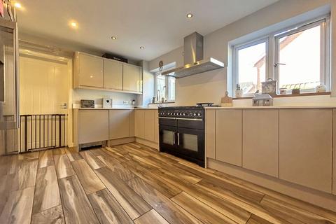 21 Penkside, Coven, Wolverhampton, WV9 5BL