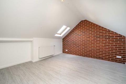 100 Bond Road, Mitcham, CR4 3EN