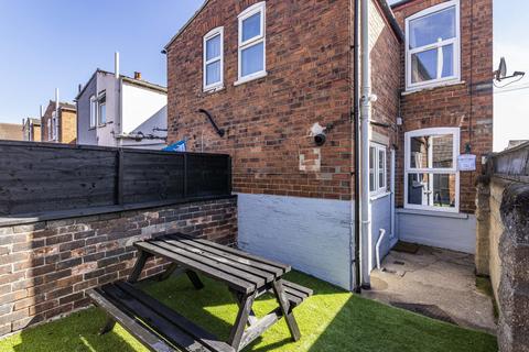 3 bedroom terraced house to rent, Lincoln LN5