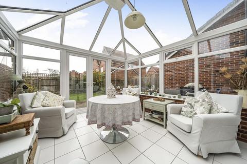 22 Bartone Place, Thame, OX9 3ED