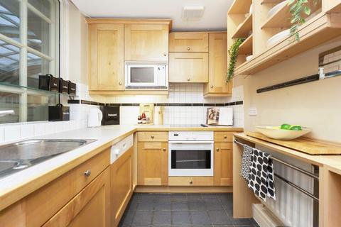 2 bedroom flat for sale, Rosebery Avenue, London EC1R