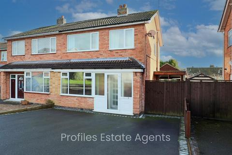 3 bedroom semi-detached house for sale, Lundy Close, Hinckley