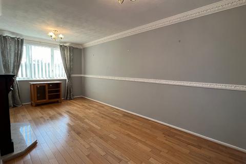 3 bedroom semi-detached house to rent, Egmanton Road, Meden Vale, NG20