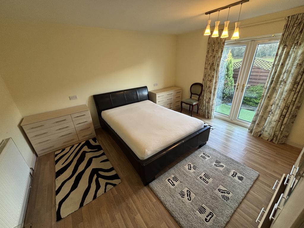 Rear bedroom 1