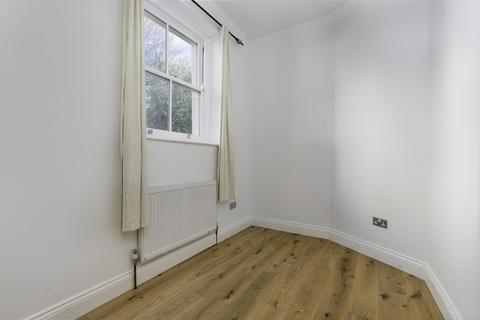 2 bedroom apartment to rent, Caledonian Road, London, N7