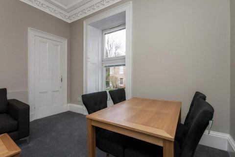 2 bedroom flat to rent, Rustic Place  Dudhope Street, City Centre DD1