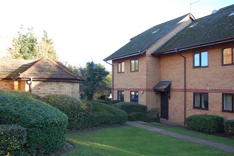 2 bedroom flat for sale, Cavendish Gardens, Chelmsford