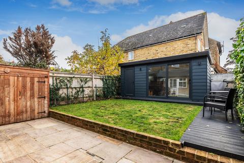 4 bedroom end of terrace house for sale, Heron Road, Twickenham, London, TW1