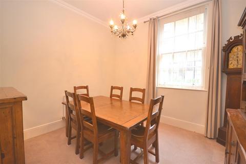 4 bedroom townhouse for sale, Lower Blakemere Road, Poundbury