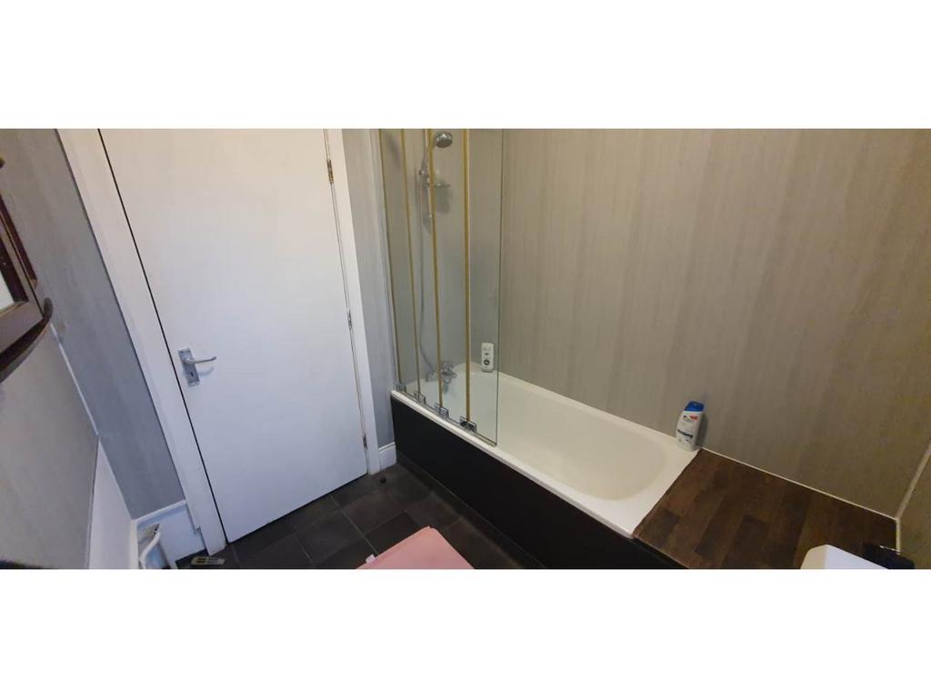 Bathroom angle 2