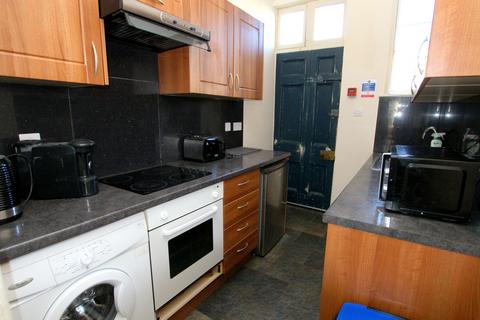 2 bedroom apartment to rent, Montpellier Villas, Cheltenham