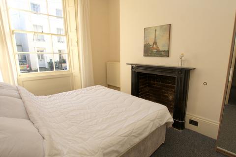 2 bedroom apartment to rent, Montpellier Villas, Cheltenham