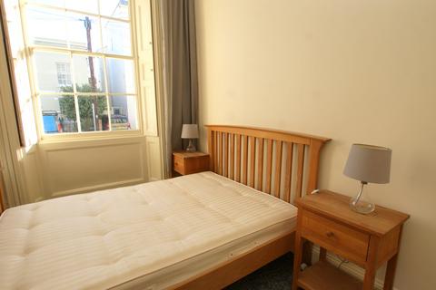 2 bedroom apartment to rent, Montpellier Villas, Cheltenham