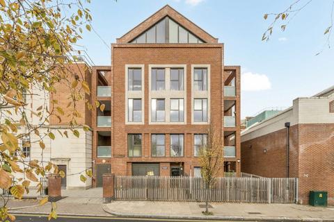 Salisbury Street, London W3