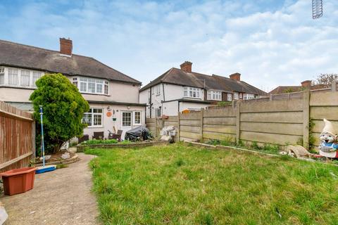 3 bedroom end of terrace house to rent, Kingston Avenue, Sutton, SM3