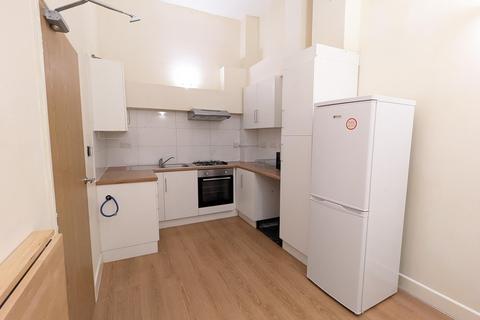 2 bedroom flat to rent, St Andrews Street